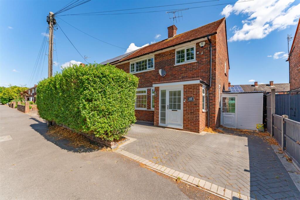 Buy or rent a property | Reddington Drive, Slough SL3 7QU