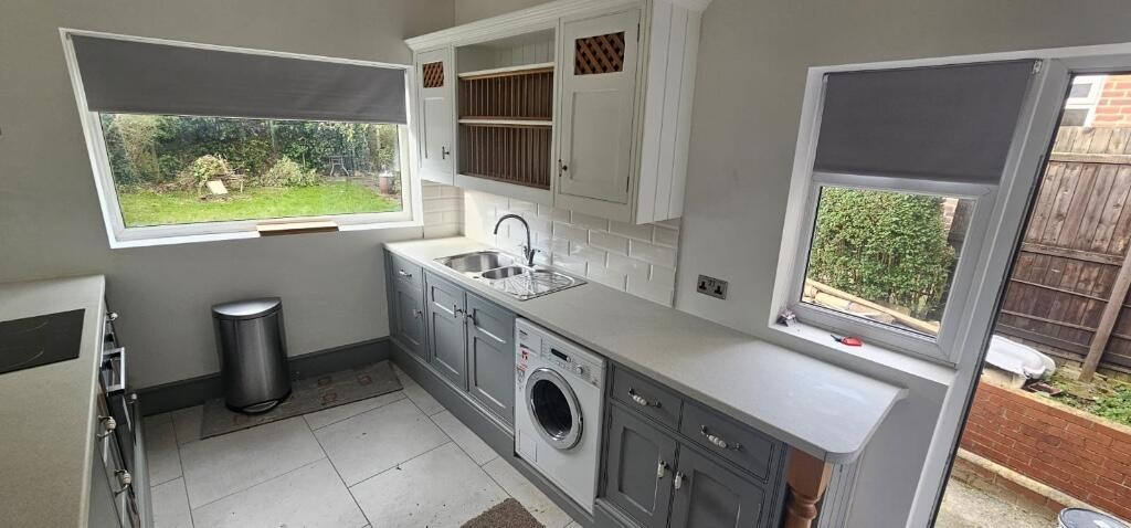 Buy or rent a property | Shaftesbury Avenue, Leeds LS8 1DT