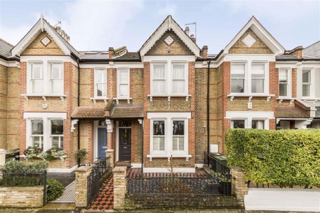 Buy or rent a property | Lynette Avenue, London SW4 9HD