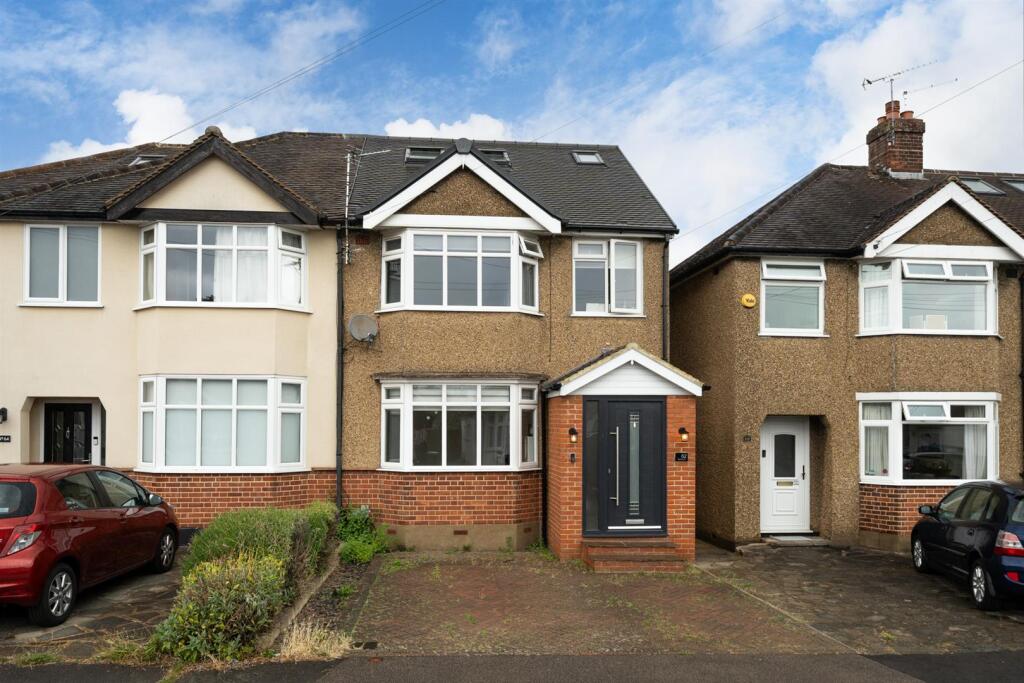 Buy or rent a property | Malvern Way, Rickmansworth WD3 3QG