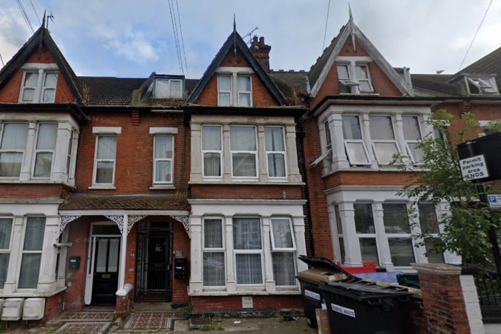 Buy or rent a property | York Road, Southend-On-Sea SS1 2BY