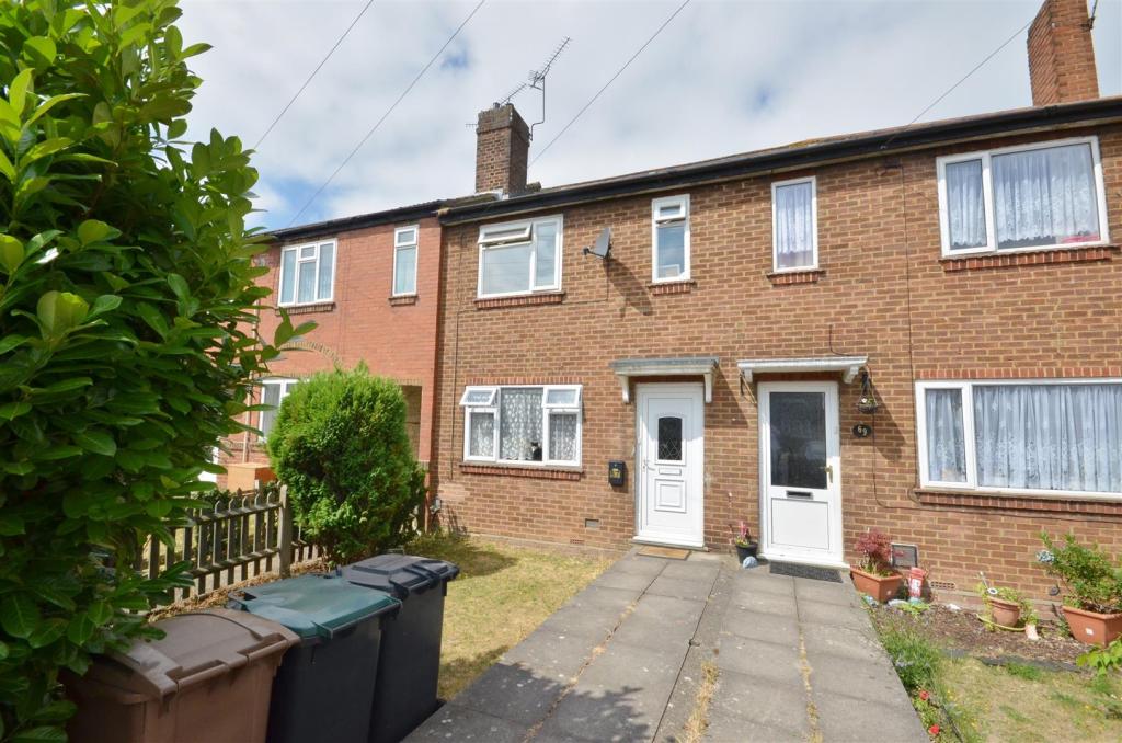 Buy or rent a property | Solway Road North, Luton LU3 1TU