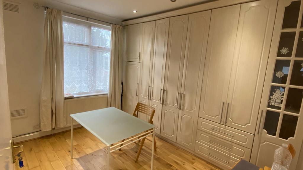 Buy or rent a property | Beavers Lane, Hounslow TW4 6EL