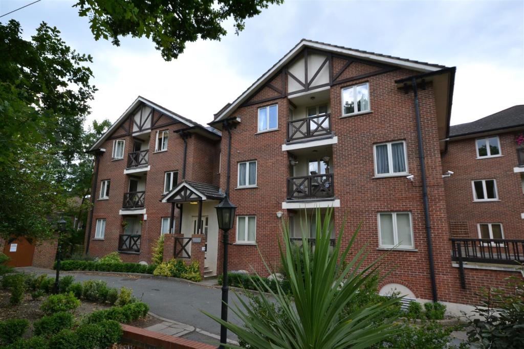 Buy or rent a property | Holden Road, London N12 7DS