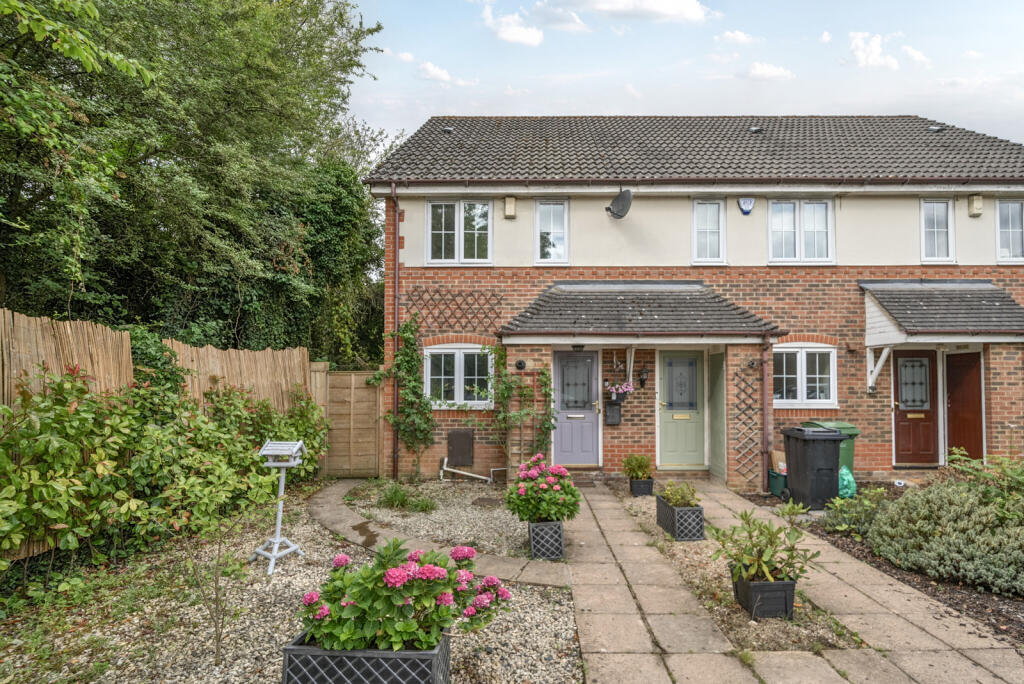 Buy or rent a property | Mallard Way, Reading RG7 4US