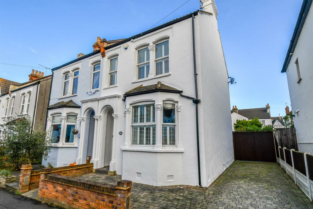 Buy or rent a property | Leighton Avenue, Leigh-On-Sea SS9 1QA