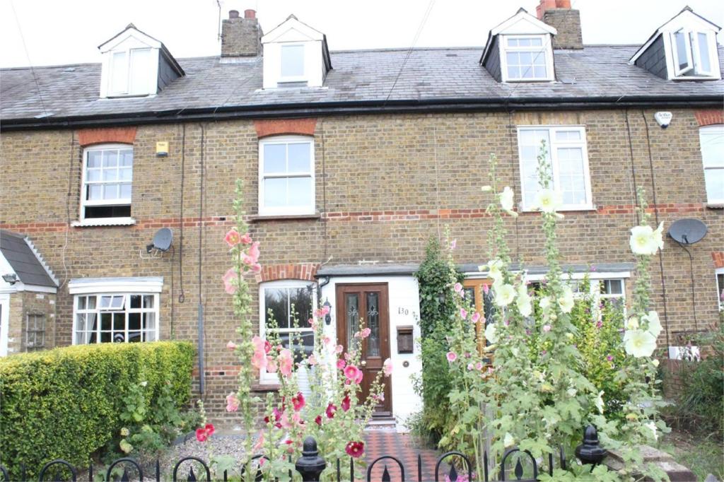 Buy or rent a property | Mansion Lane, Iver SL0 9RF