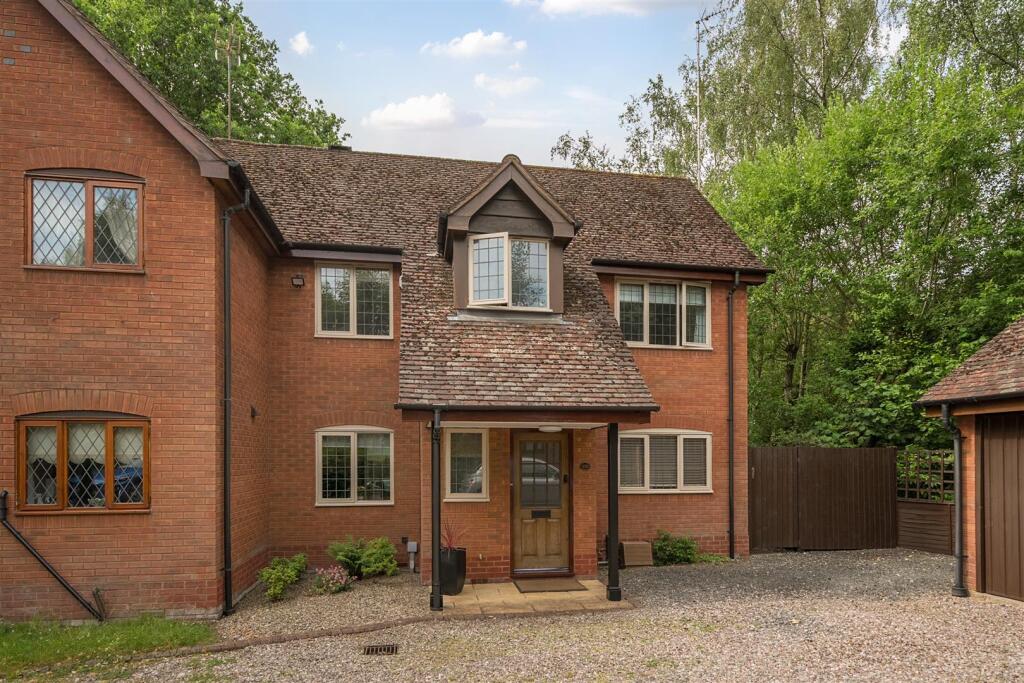 Buy or rent a property | Station Lane, Solihull B94 6JH