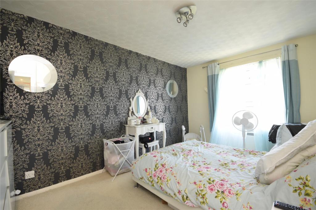 Buy or rent a property | Woodcote Road, Wallington SM6 0PY