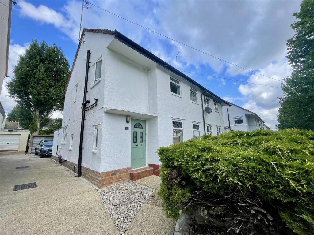 Buy or rent a property | Dugdale Hill Lane, Potters Bar EN6 2DE