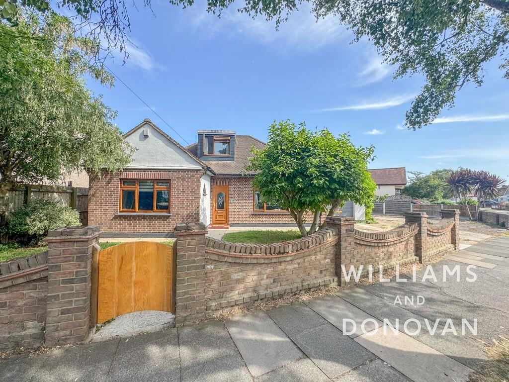 Buy or rent a property | Royston Avenue, Southend-On-Sea SS2 4BW