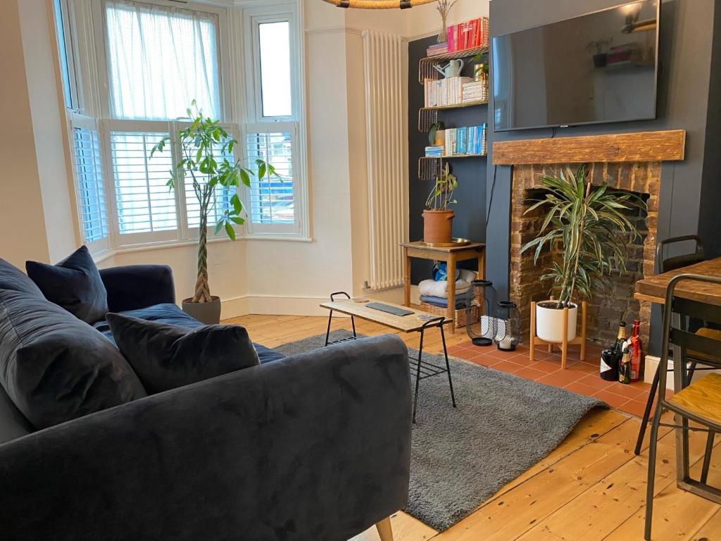 Buy or rent a property | Chesterton Terrace, London E13 0BZ