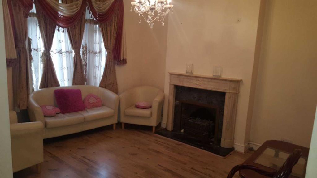 Buy or rent a property | Chadwin Road, London E13 8ND