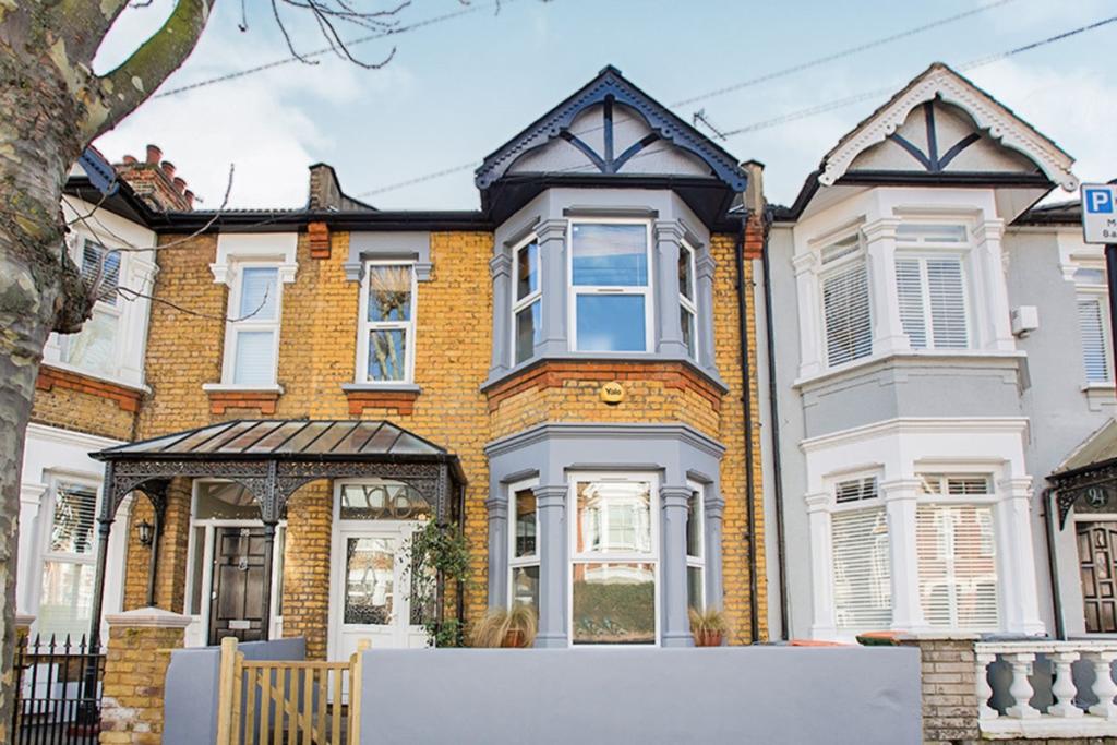 Buy or rent a property | Wanlip Road, London E13 8QP