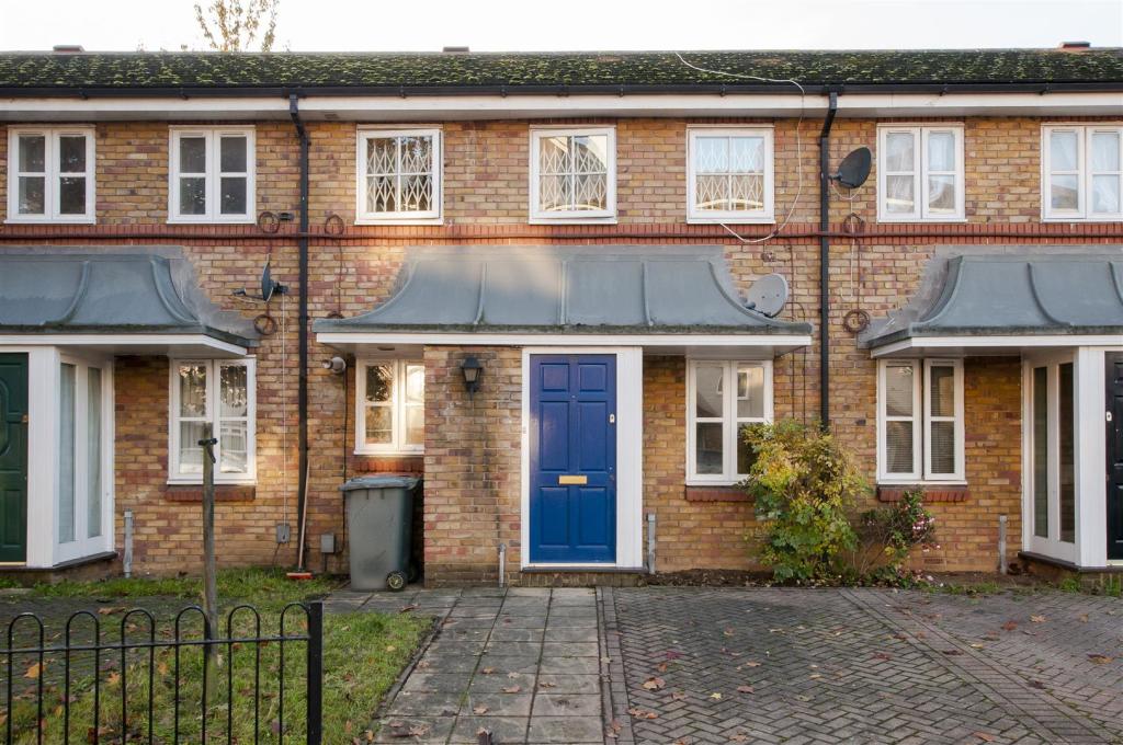 Buy or rent a property | Freemasons Road, London E16 3PA