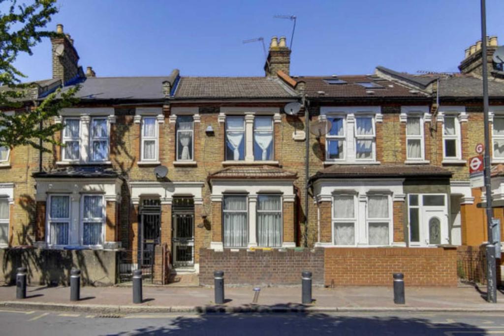 Buy or rent a property | Browning Road, London E12 6RD