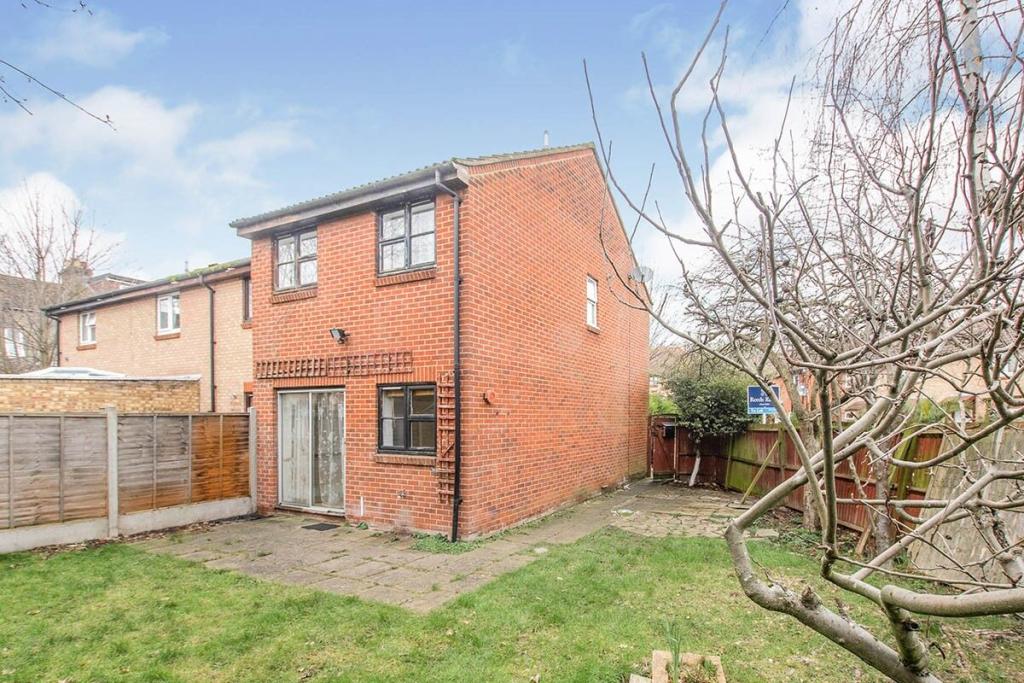 Buy or rent a property | Turnstone Close, London E13 0HN
