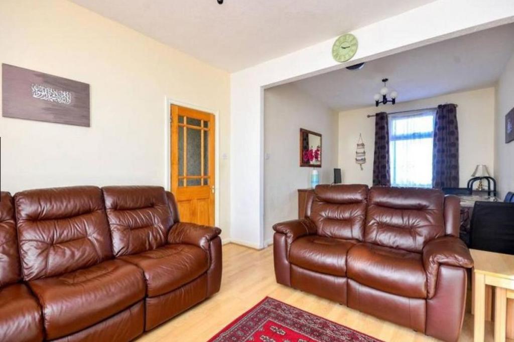 Buy or rent a property | Redriffe Road, London E13 0JX
