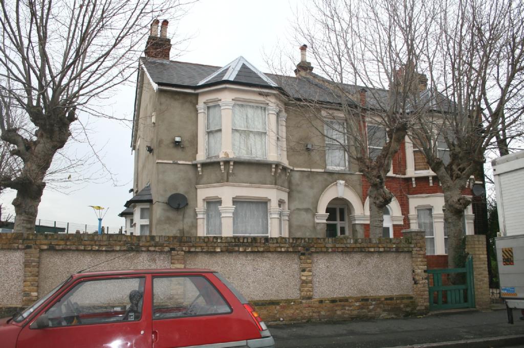 Buy or rent a property | Crescent Road, London E13 0LU