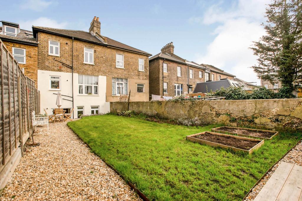 Buy or rent a property | Selwyn Road, London E13 0PY