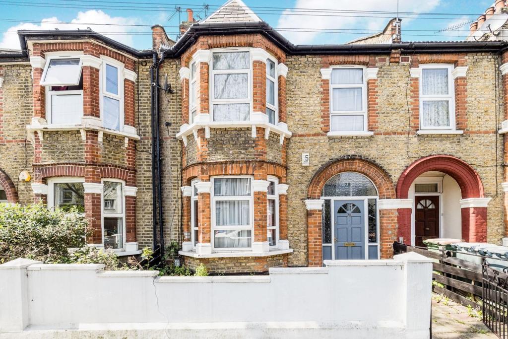 Buy or rent a property | Claude Road, London E13 0QG