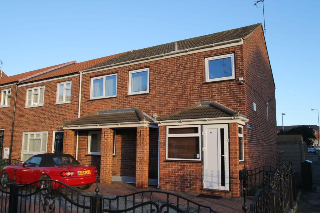 Buy or rent a property | Chenappa Close, London E13 8DY