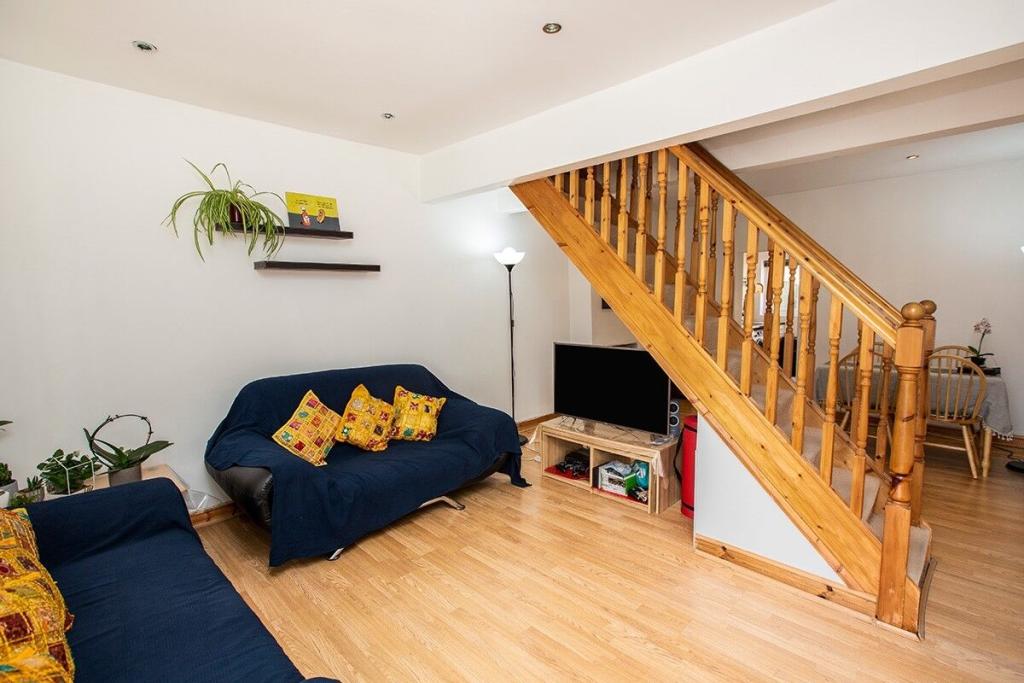 Buy or rent a property | Mayfield Road, London E13 8EJ