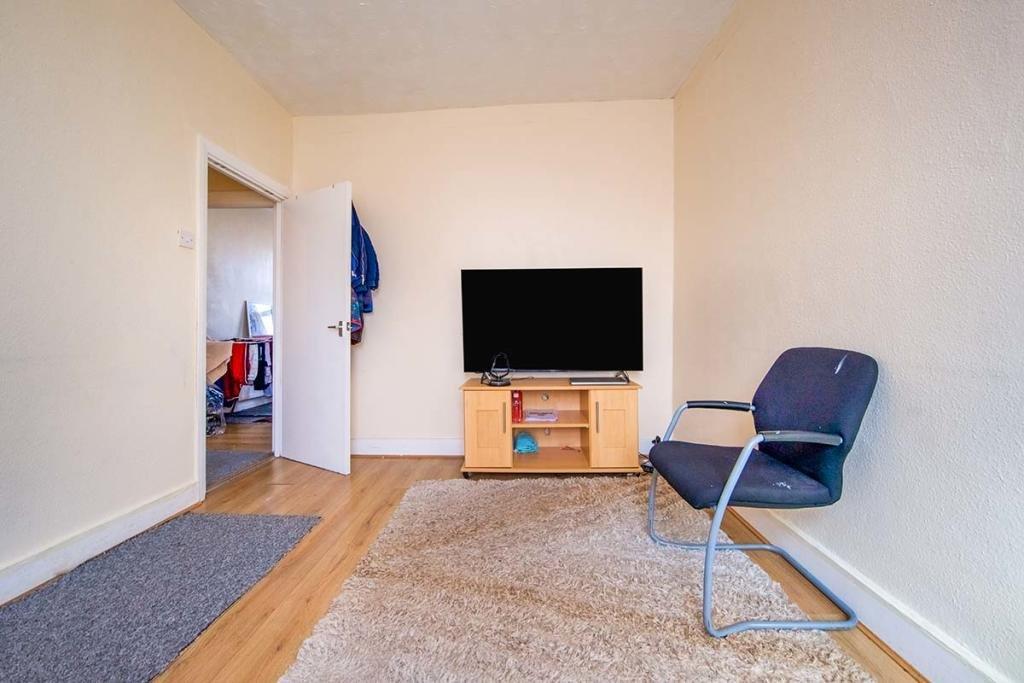 Buy or rent a property | Barking Road, London E13 8HL
