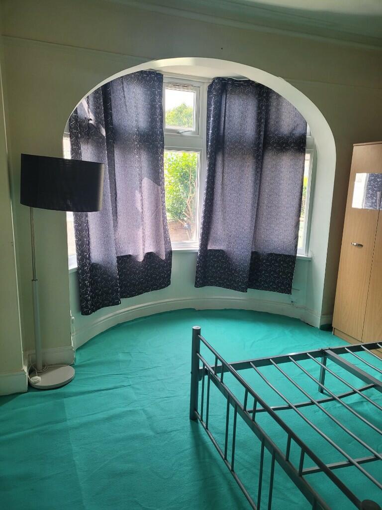 Buy or rent a property | Cumberland Road, London E13 8LS