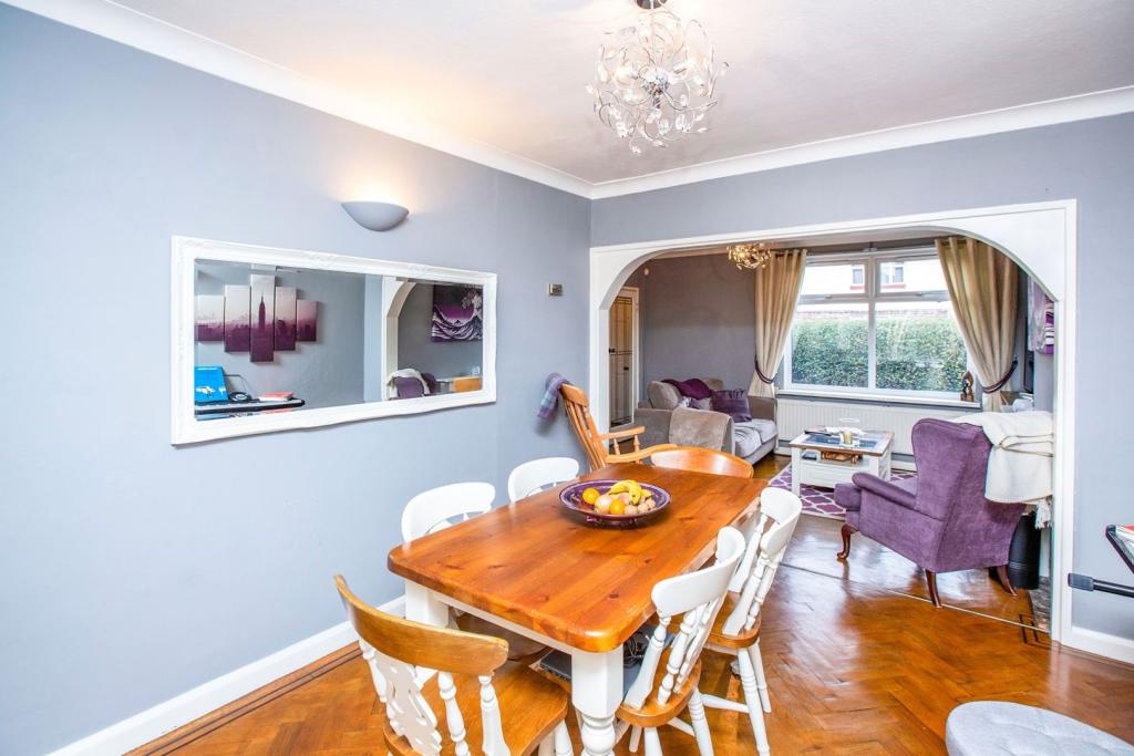 Buy or rent a property | Holborn Road, London E13 8PH