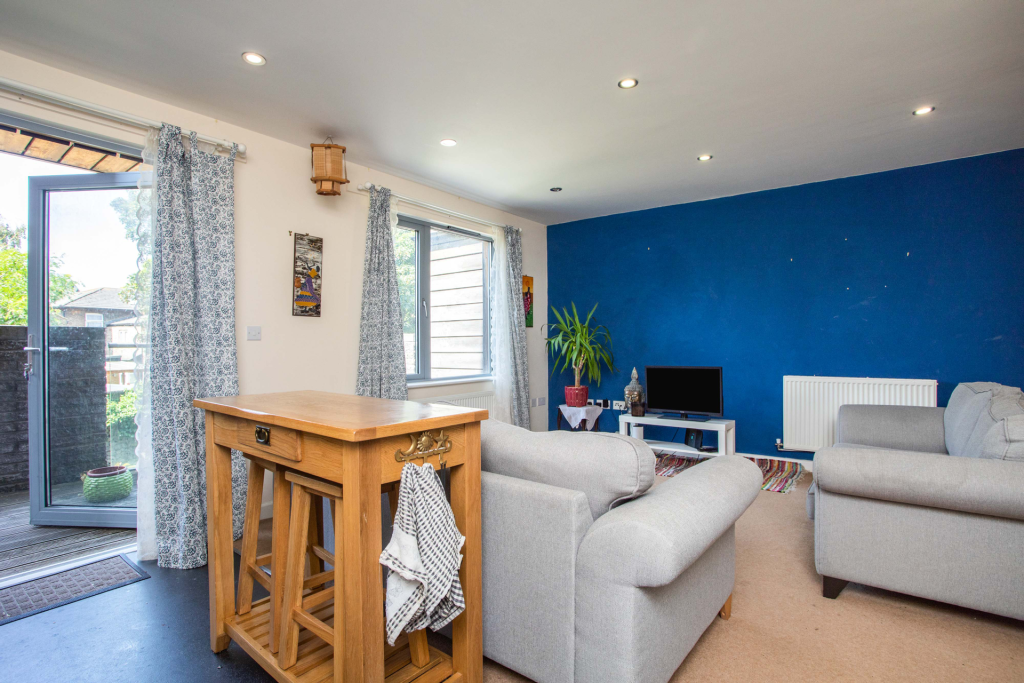 Buy or rent a property | Dragonfly Close, London E13 9BG