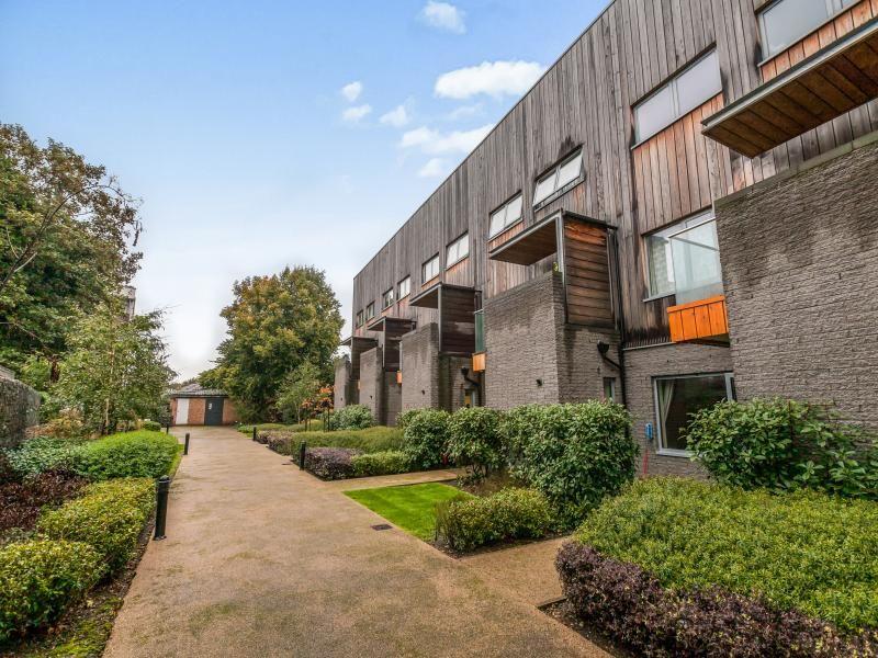 Buy or rent a property | Dragonfly Close, London E13 9BG