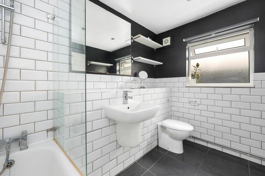 Buy or rent a property | Glasgow Road, London E13 9HW