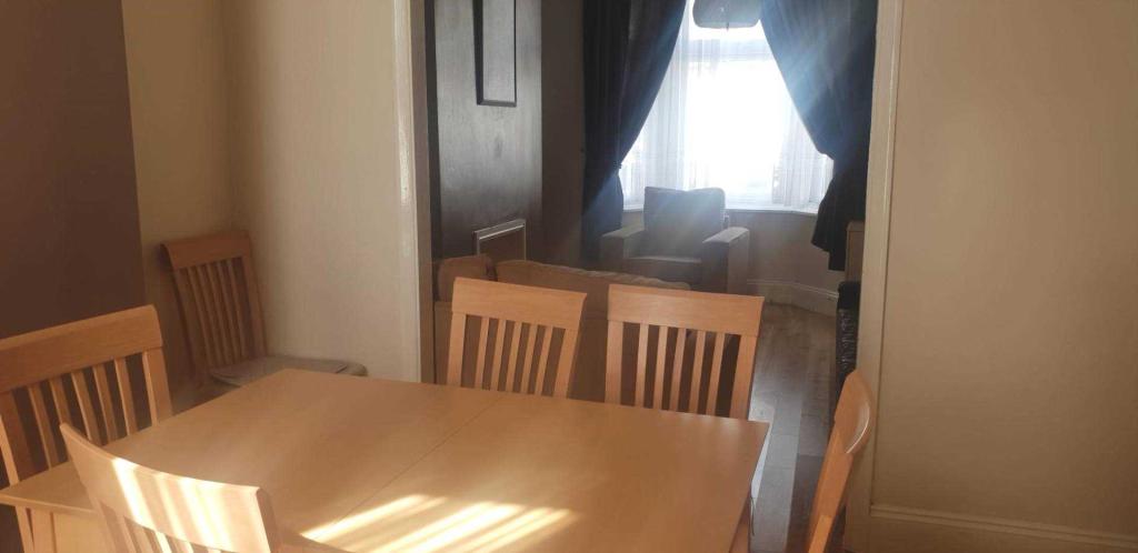 Buy or rent a property | Kingsland Road, London E13 9NU