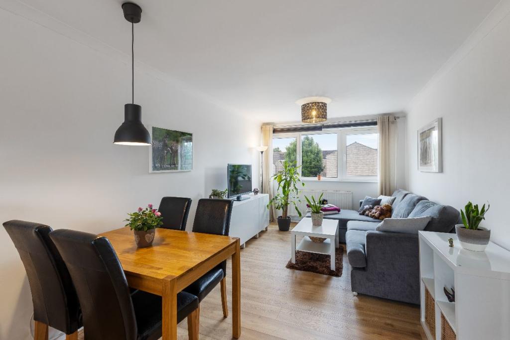 Buy or rent a property | Idmiston Road, London E15 1RP
