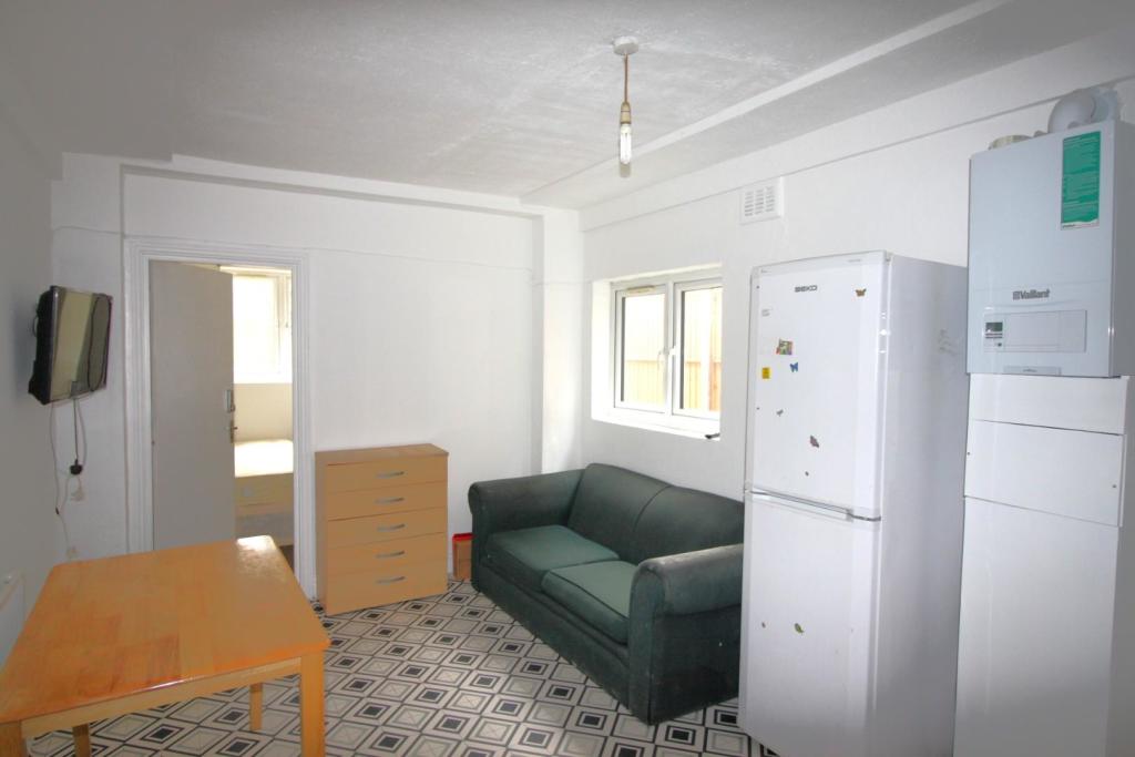Buy or rent a property | Gurney Road, London E15 1SH