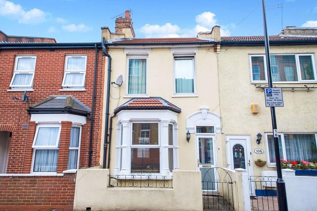 Buy or rent a property | Napier Road, London E15 3DN