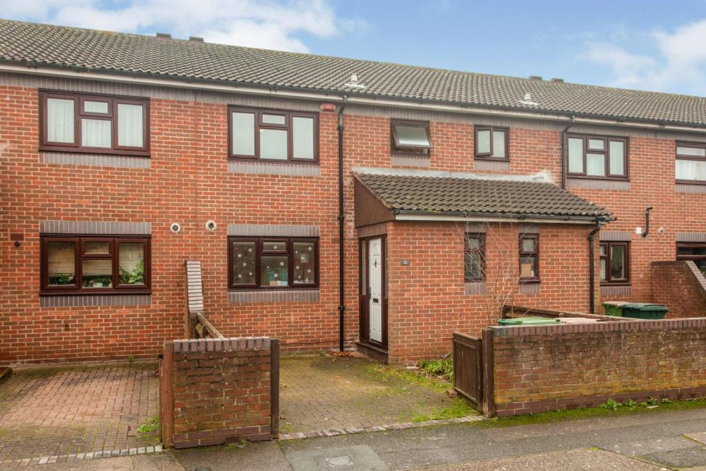 Buy or rent a property | Skiers Street, London E15 3NN