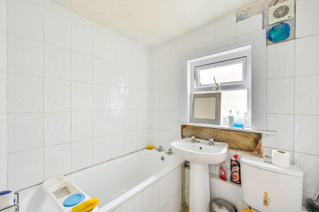 Buy or rent a property | Warwick Road, London E15 4LA