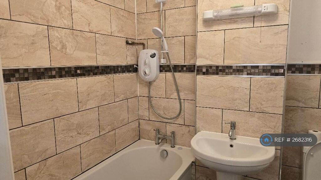 Buy or rent a property | Savoy Close, London E15 4PS