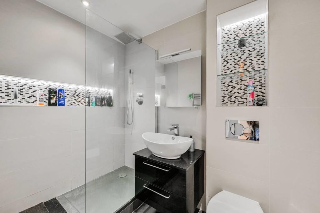 Buy or rent a property | Chopwell Close, London E15 4RP