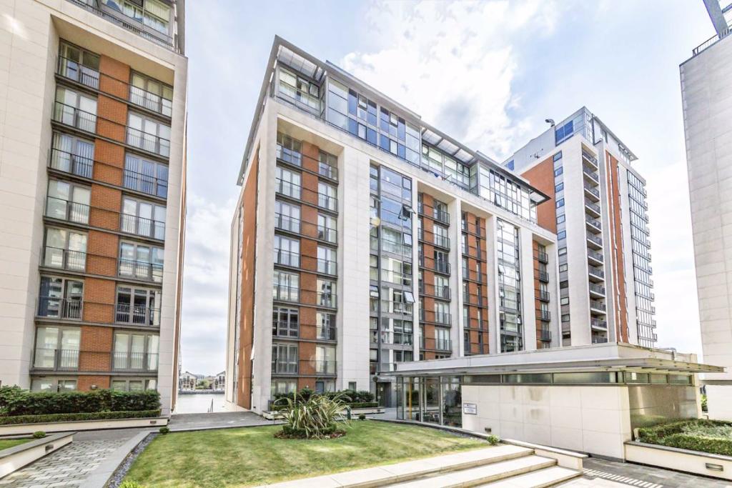 Buy or rent a property | Western Gateway, London E16 1AR