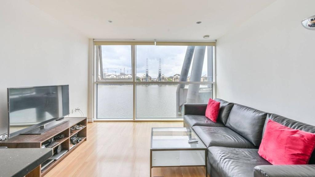 Buy or rent a property | Western Gateway, London E16 1AS