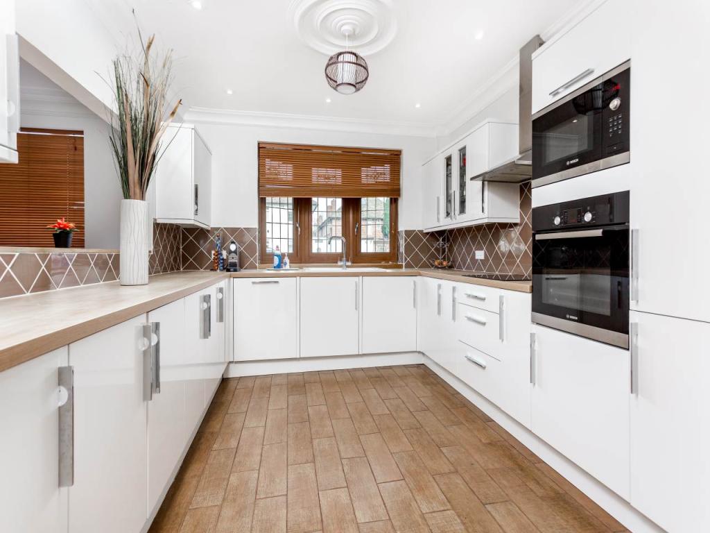 Buy or rent a property | Pollard Close, London E16 1LG