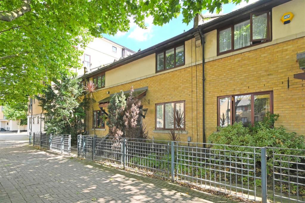 Buy or rent a property | Britannia Gate, London E16 1SB
