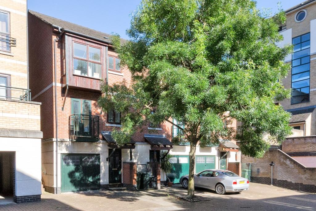 Buy or rent a property | De Quincey Mews, London E16 1SU