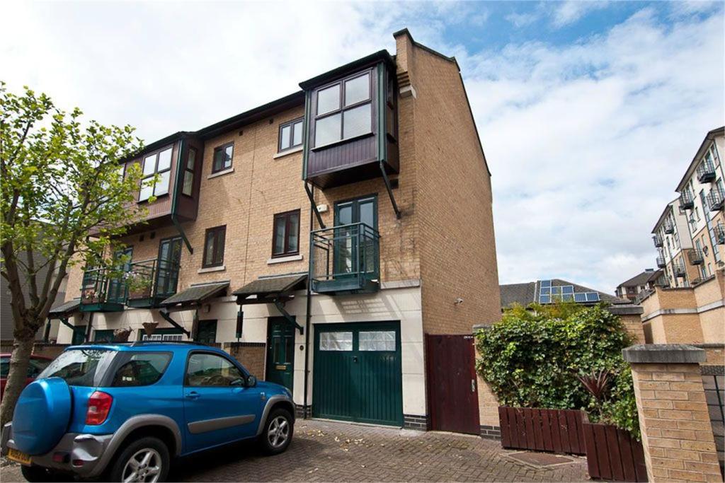 Buy or rent a property | Pankhurst Avenue, London E16 1UT