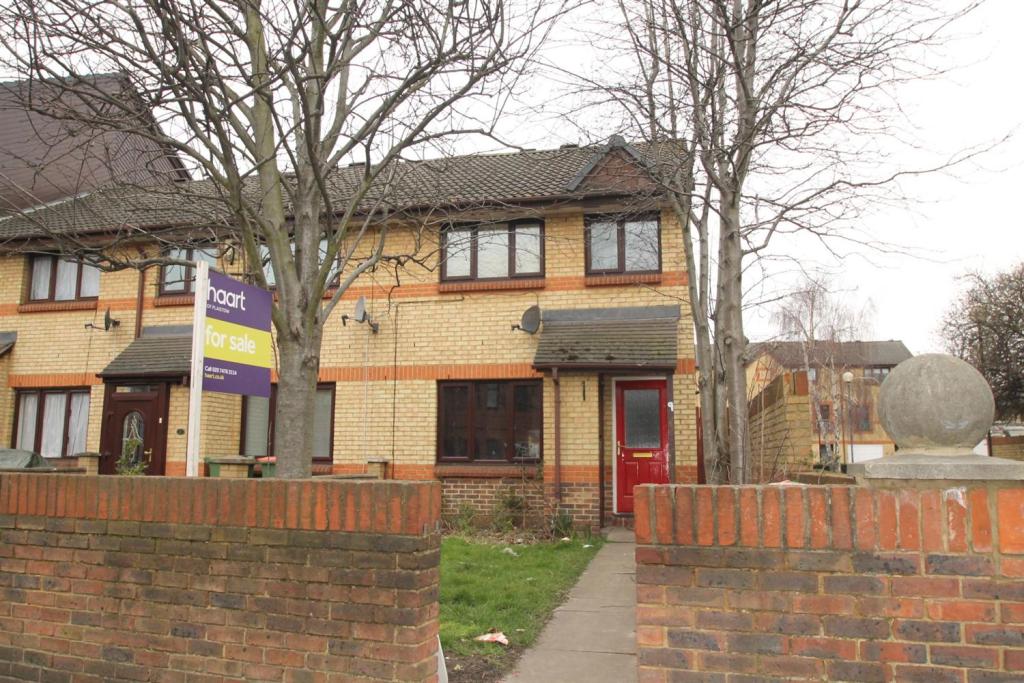 Buy or rent a property | Kennard Street, London E16 2HR