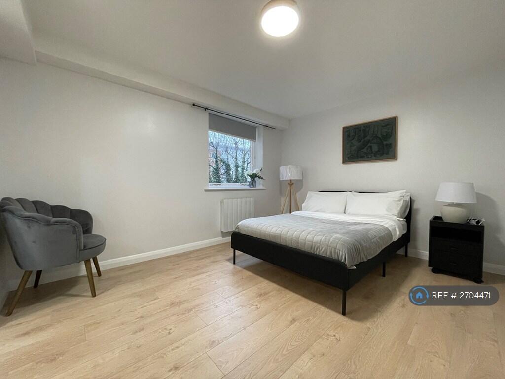 Buy or rent a property | Felixstowe Court, London E16 2RS
