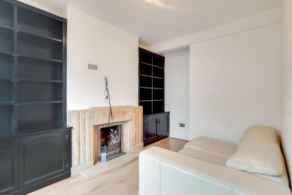 Buy or rent a property | Gresham Road, London E16 3DU